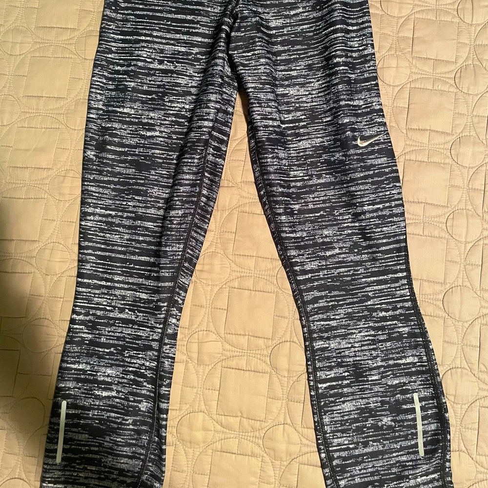 Cropped zebra patterned Nike dri fit leggings